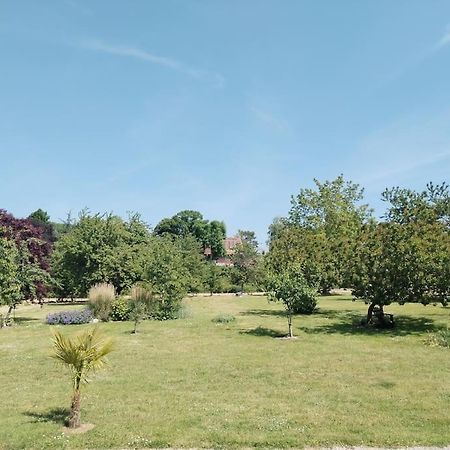 Domaine Des Cerisiers Berville-sur-Mer Exterior foto