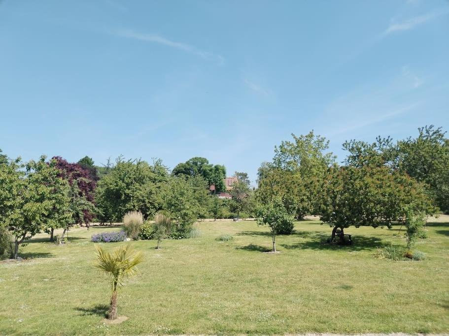 Domaine Des Cerisiers Berville-sur-Mer Exterior foto