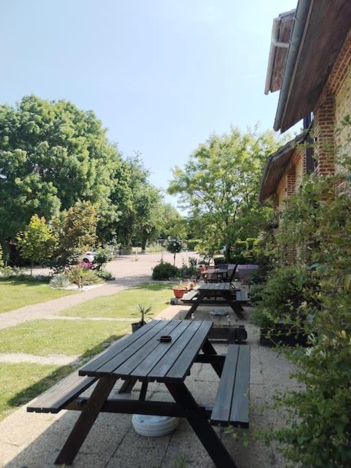Domaine Des Cerisiers Berville-sur-Mer Exterior foto