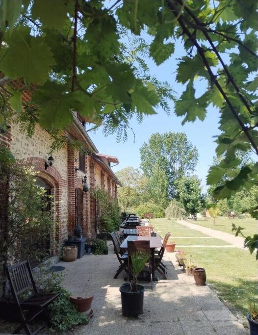 Domaine Des Cerisiers Berville-sur-Mer Exterior foto